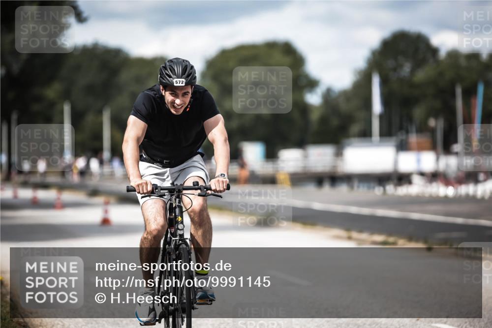 16.08.2026 - KN Förde Triathlon 2026 H.Heesch http://msf.ph/oto/9991145 16.08.2026 13:37:07 Radfahren  meine-sportfotos.de