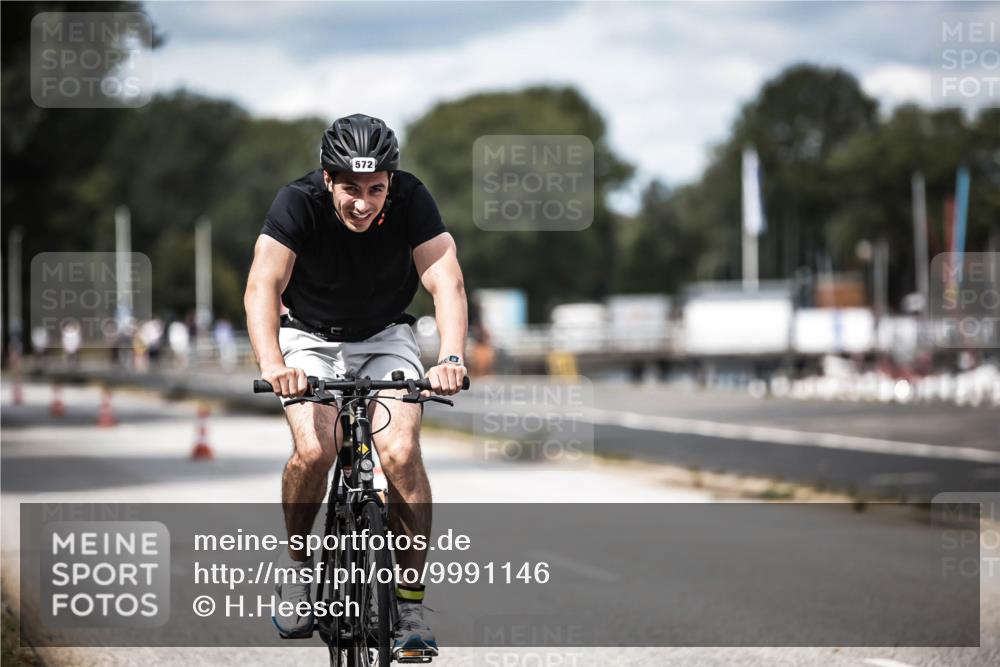 16.08.2026 - KN Förde Triathlon 2026 H.Heesch http://msf.ph/oto/9991146 16.08.2026 13:37:07 Radfahren  meine-sportfotos.de