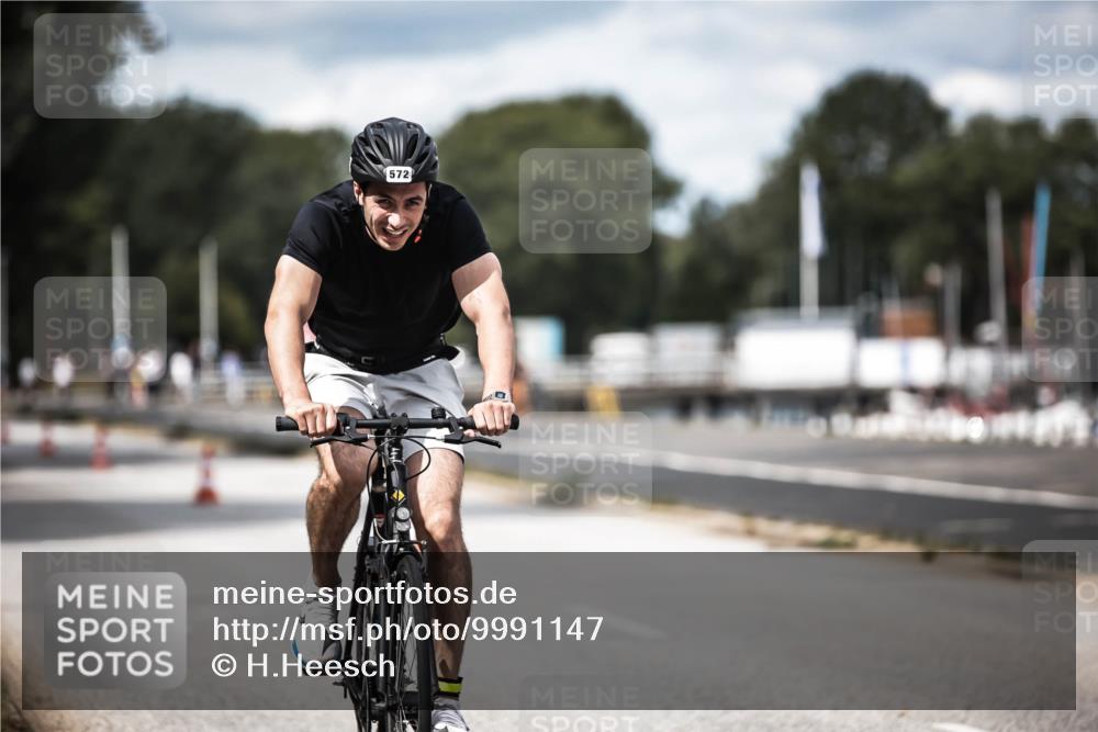16.08.2026 - KN Förde Triathlon 2026 H.Heesch http://msf.ph/oto/9991147 16.08.2026 13:37:07 Radfahren  meine-sportfotos.de