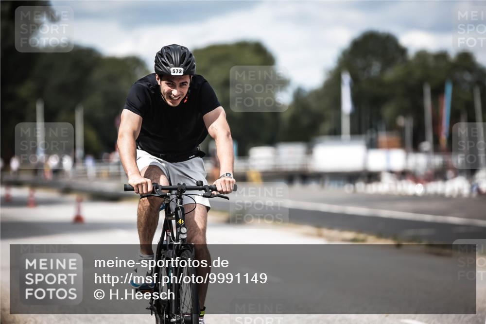 16.08.2026 - KN Förde Triathlon 2026 H.Heesch http://msf.ph/oto/9991149 16.08.2026 13:37:07 Radfahren  meine-sportfotos.de