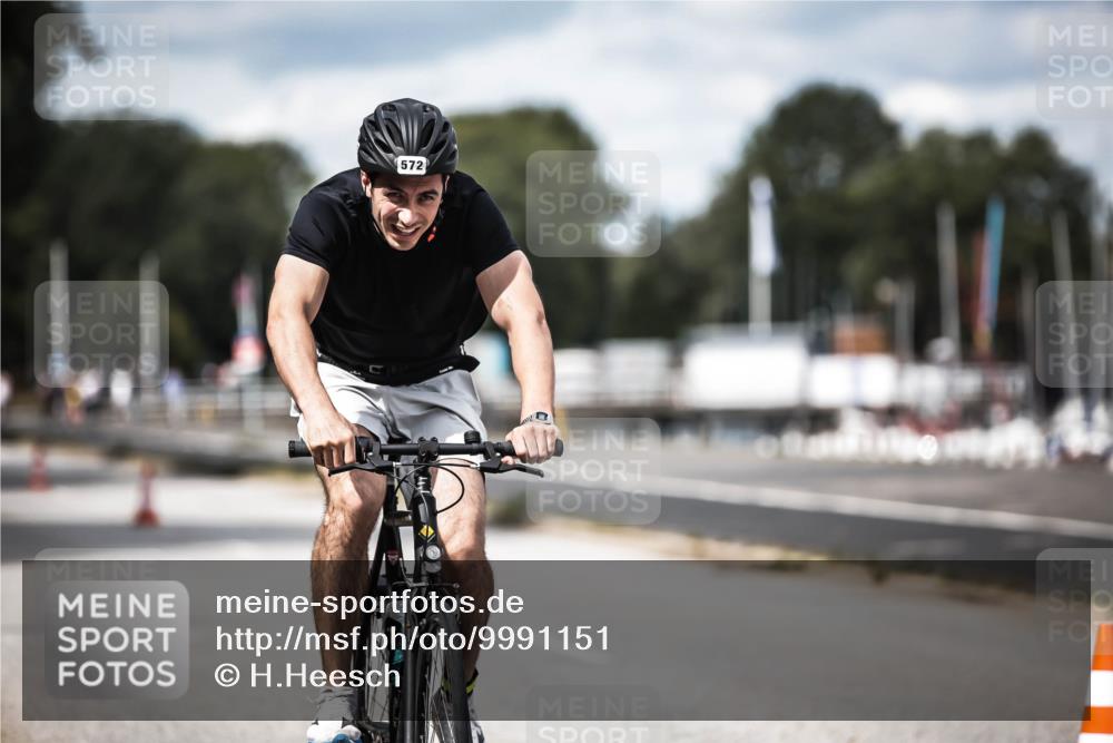 16.08.2026 - KN Förde Triathlon 2026 H.Heesch http://msf.ph/oto/9991151 16.08.2026 13:37:07 Radfahren  meine-sportfotos.de