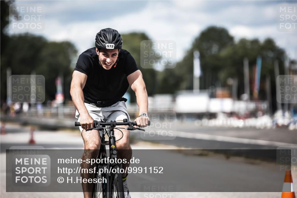 16.08.2026 - KN Förde Triathlon 2026 H.Heesch http://msf.ph/oto/9991152 16.08.2026 13:37:07 Radfahren  meine-sportfotos.de