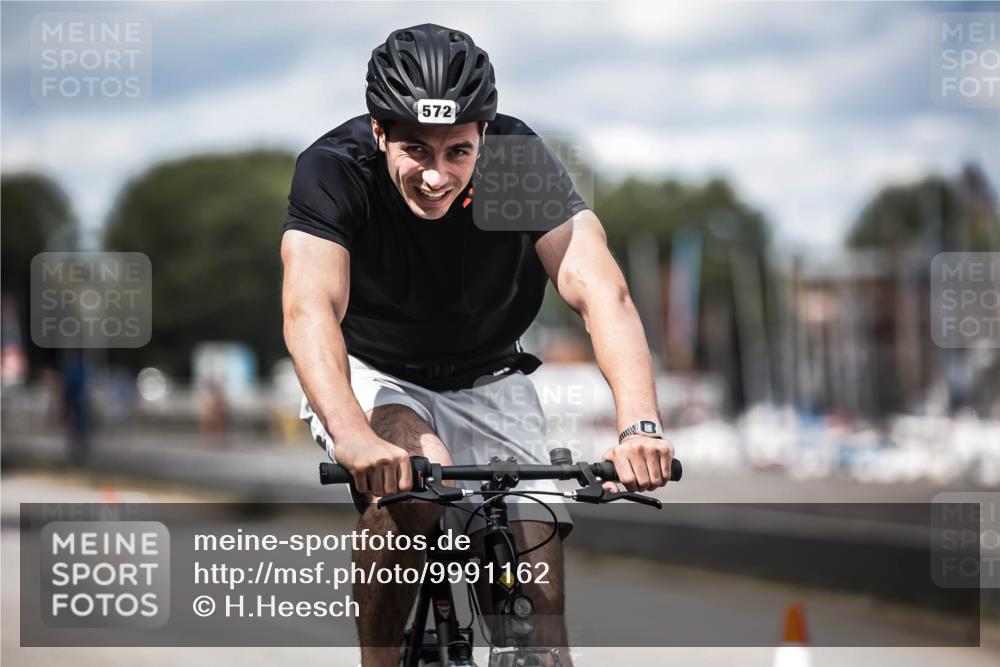 16.08.2026 - KN Förde Triathlon 2026 H.Heesch http://msf.ph/oto/9991162 16.08.2026 13:37:08 Radfahren  meine-sportfotos.de