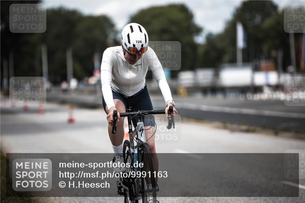 16.08.2026 - KN Förde Triathlon 2026 H.Heesch http://msf.ph/oto/9991163 16.08.2026 13:37:37 Radfahren  meine-sportfotos.de