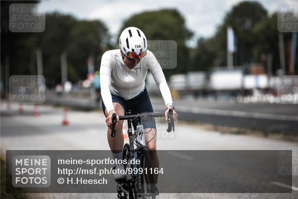 16.08.2026 - KN Förde Triathlon 2026 H.Heesch http://msf.ph/oto/9991164 16.08.2026 13:37:37 Radfahren  meine-sportfotos.de