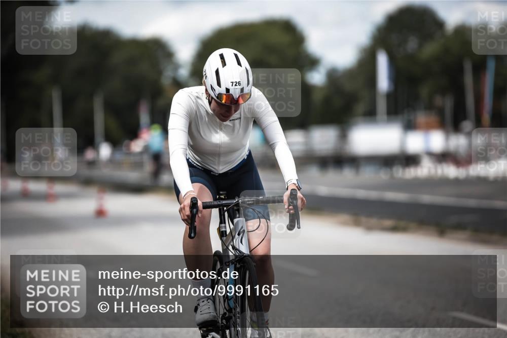 16.08.2026 - KN Förde Triathlon 2026 H.Heesch http://msf.ph/oto/9991165 16.08.2026 13:37:37 Radfahren  meine-sportfotos.de