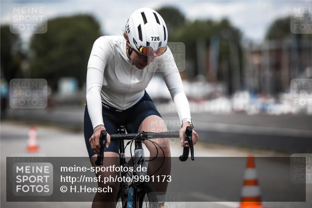 16.08.2026 - KN Förde Triathlon 2026 H.Heesch http://msf.ph/oto/9991173 16.08.2026 13:37:38 Radfahren  meine-sportfotos.de