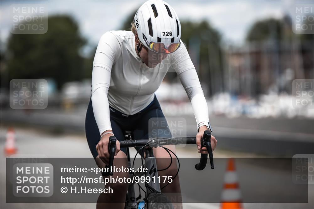 16.08.2026 - KN Förde Triathlon 2026 H.Heesch http://msf.ph/oto/9991175 16.08.2026 13:37:38 Radfahren  meine-sportfotos.de