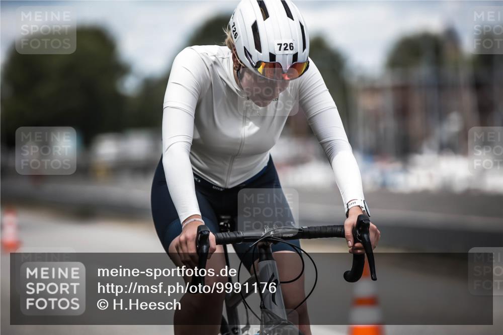 16.08.2026 - KN Förde Triathlon 2026 H.Heesch http://msf.ph/oto/9991176 16.08.2026 13:37:38 Radfahren  meine-sportfotos.de