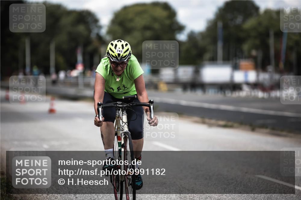 16.08.2026 - KN Förde Triathlon 2026 H.Heesch http://msf.ph/oto/9991182 16.08.2026 13:37:47 Radfahren 717 meine-sportfotos.de