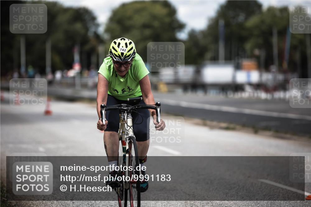 16.08.2026 - KN Förde Triathlon 2026 H.Heesch http://msf.ph/oto/9991183 16.08.2026 13:37:47 Radfahren 717 meine-sportfotos.de