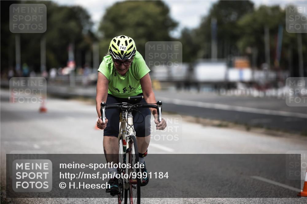 16.08.2026 - KN Förde Triathlon 2026 H.Heesch http://msf.ph/oto/9991184 16.08.2026 13:37:47 Radfahren 717 meine-sportfotos.de