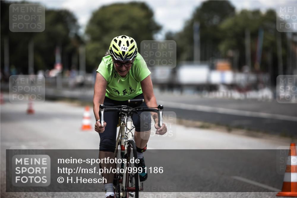 16.08.2026 - KN Förde Triathlon 2026 H.Heesch http://msf.ph/oto/9991186 16.08.2026 13:37:47 Radfahren 717 meine-sportfotos.de