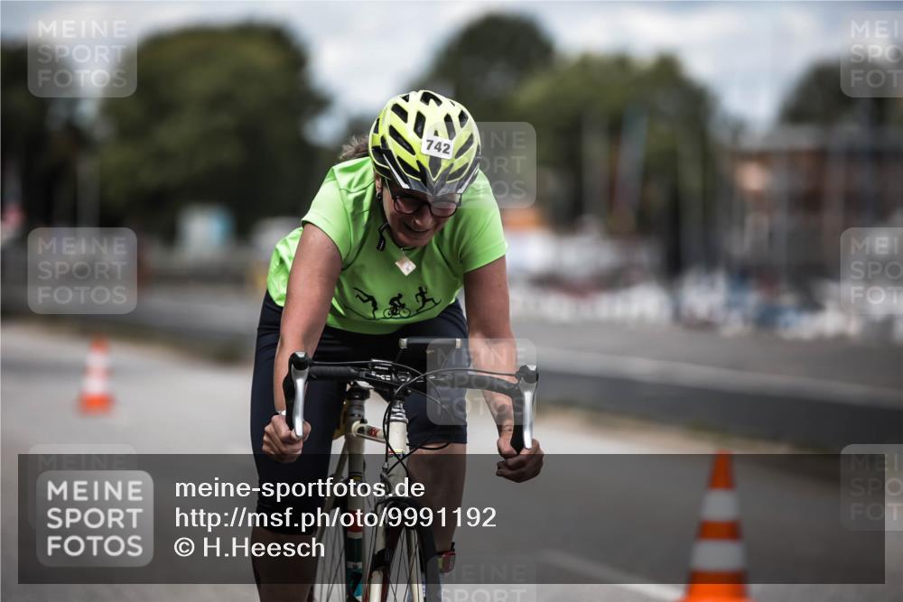 16.08.2026 - KN Förde Triathlon 2026 H.Heesch http://msf.ph/oto/9991192 16.08.2026 13:37:47 Radfahren 717 meine-sportfotos.de