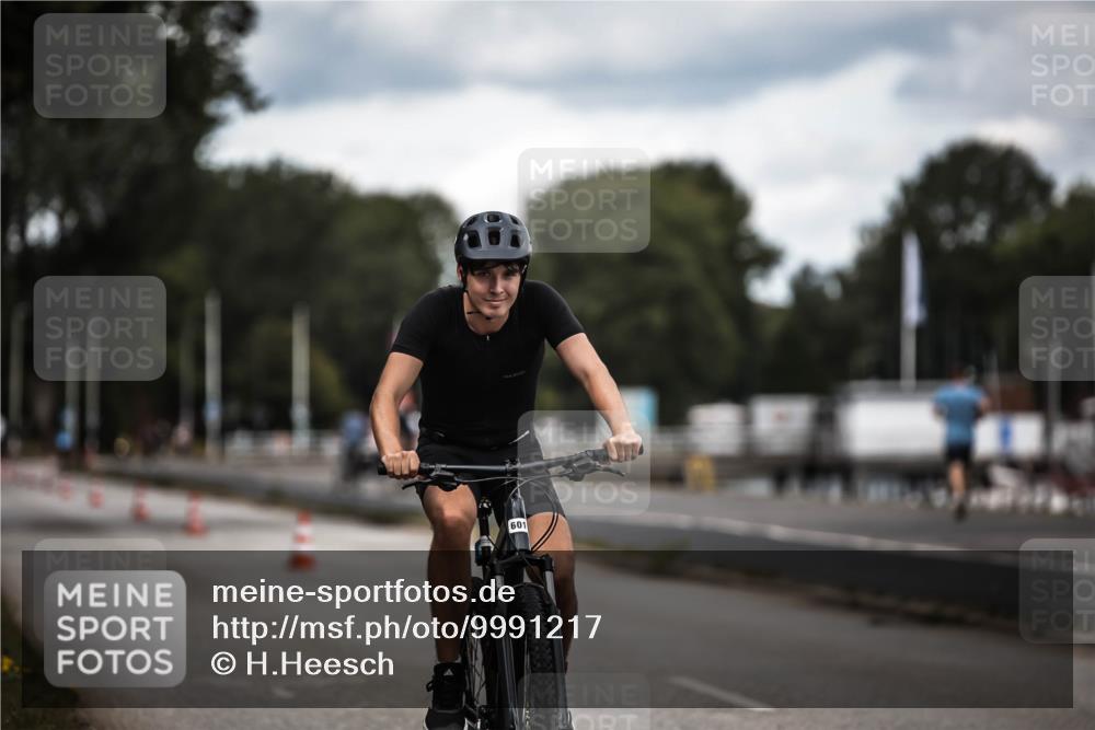 16.08.2026 - KN Förde Triathlon 2026 H.Heesch http://msf.ph/oto/9991217 16.08.2026 13:38:26 Radfahren  meine-sportfotos.de