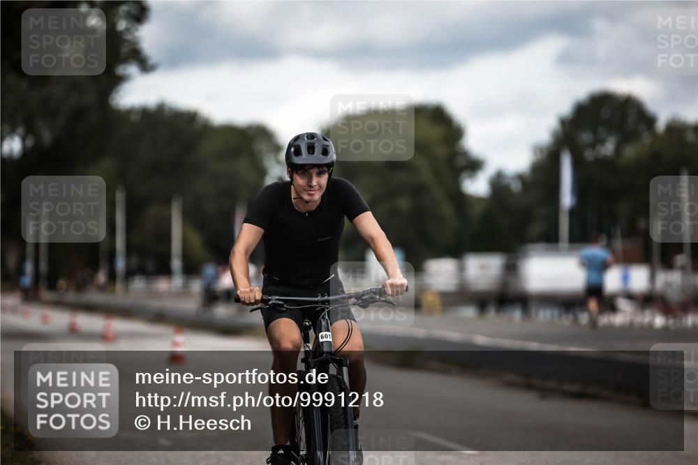 16.08.2026 - KN Förde Triathlon 2026 H.Heesch http://msf.ph/oto/9991218 16.08.2026 13:38:26 Radfahren  meine-sportfotos.de