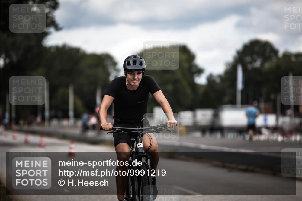 16.08.2026 - KN Förde Triathlon 2026 H.Heesch http://msf.ph/oto/9991219 16.08.2026 13:38:26 Radfahren  meine-sportfotos.de