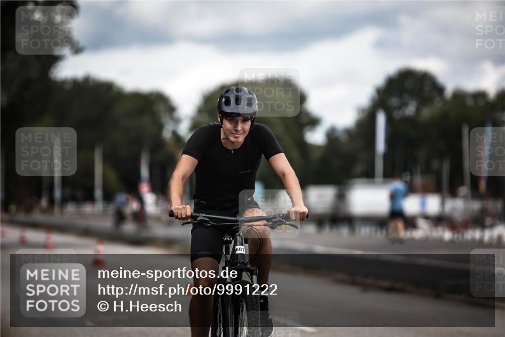 16.08.2026 - KN Förde Triathlon 2026 H.Heesch http://msf.ph/oto/9991222 16.08.2026 13:38:26 Radfahren  meine-sportfotos.de