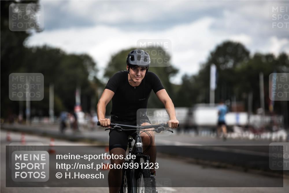 16.08.2026 - KN Förde Triathlon 2026 H.Heesch http://msf.ph/oto/9991223 16.08.2026 13:38:26 Radfahren  meine-sportfotos.de