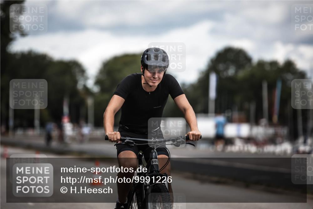 16.08.2026 - KN Förde Triathlon 2026 H.Heesch http://msf.ph/oto/9991226 16.08.2026 13:38:26 Radfahren  meine-sportfotos.de