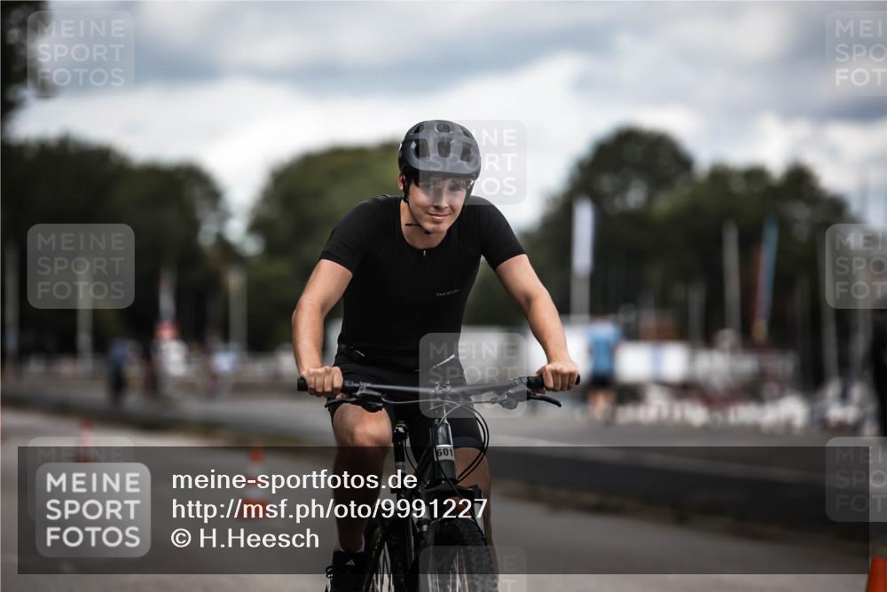 16.08.2026 - KN Förde Triathlon 2026 H.Heesch http://msf.ph/oto/9991227 16.08.2026 13:38:26 Radfahren  meine-sportfotos.de