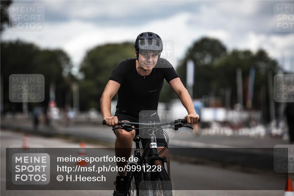 16.08.2026 - KN Förde Triathlon 2026 H.Heesch http://msf.ph/oto/9991228 16.08.2026 13:38:26 Radfahren  meine-sportfotos.de