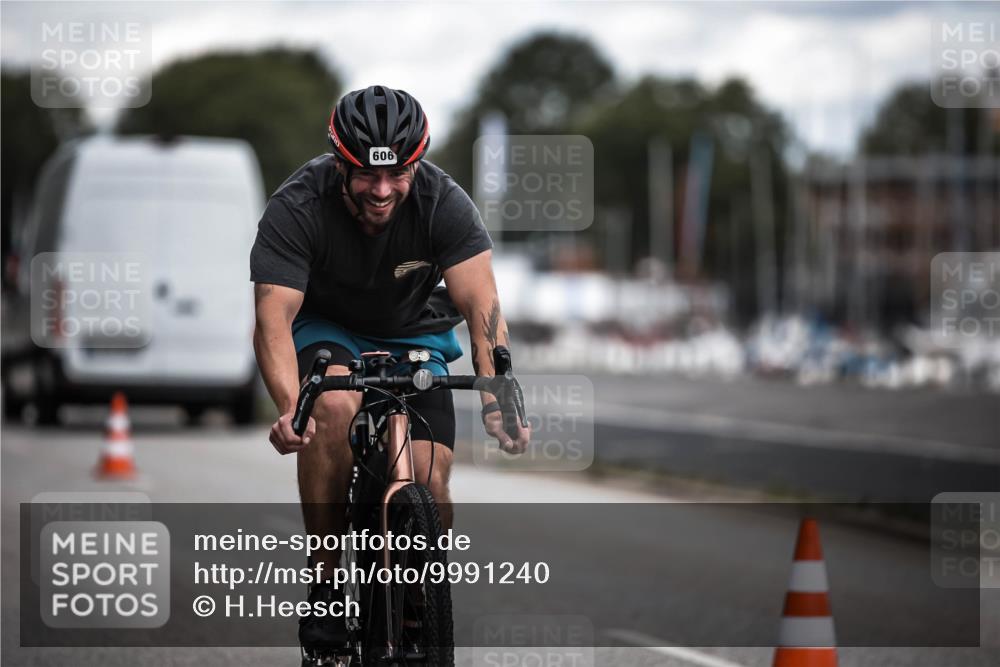 16.08.2026 - KN Förde Triathlon 2026 H.Heesch http://msf.ph/oto/9991240 16.08.2026 13:39:09 Radfahren  meine-sportfotos.de