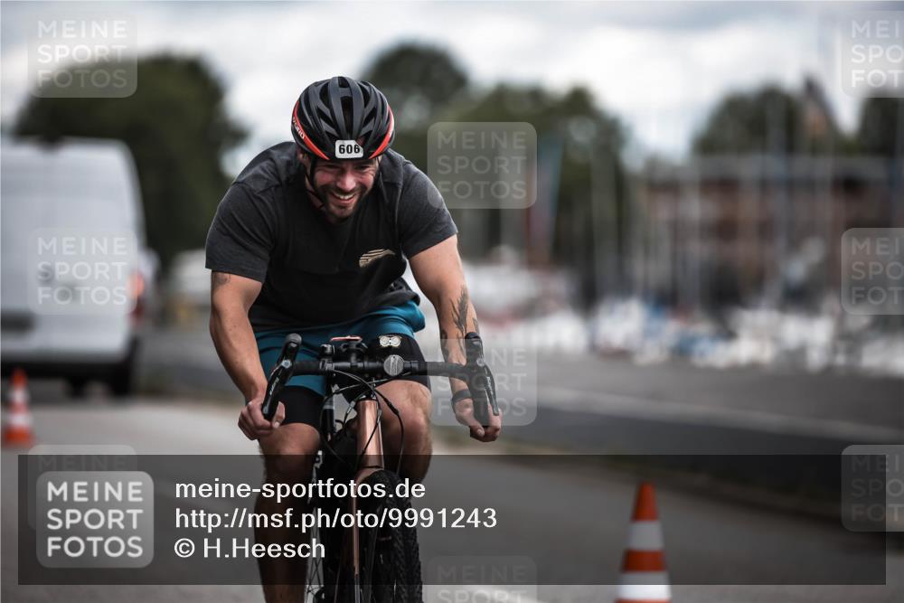 16.08.2026 - KN Förde Triathlon 2026 H.Heesch http://msf.ph/oto/9991243 16.08.2026 13:39:09 Radfahren  meine-sportfotos.de