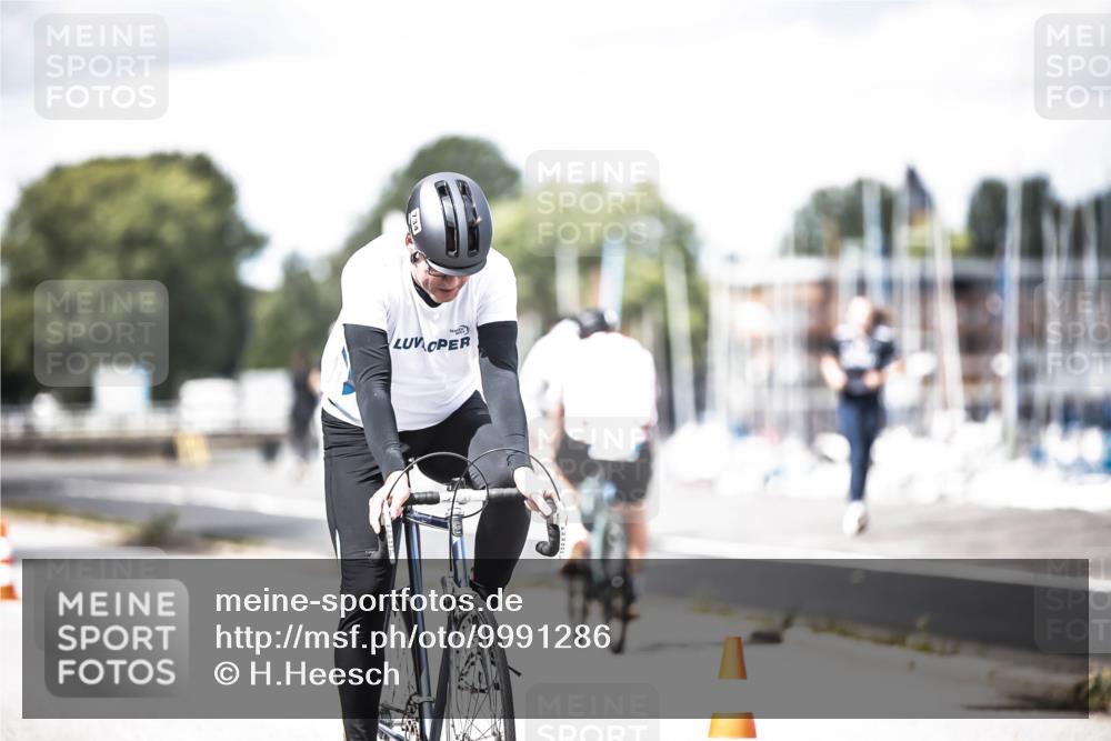 16.08.2026 - KN Förde Triathlon 2026 H.Heesch http://msf.ph/oto/9991286 16.08.2026 13:41:56 Radfahren  meine-sportfotos.de