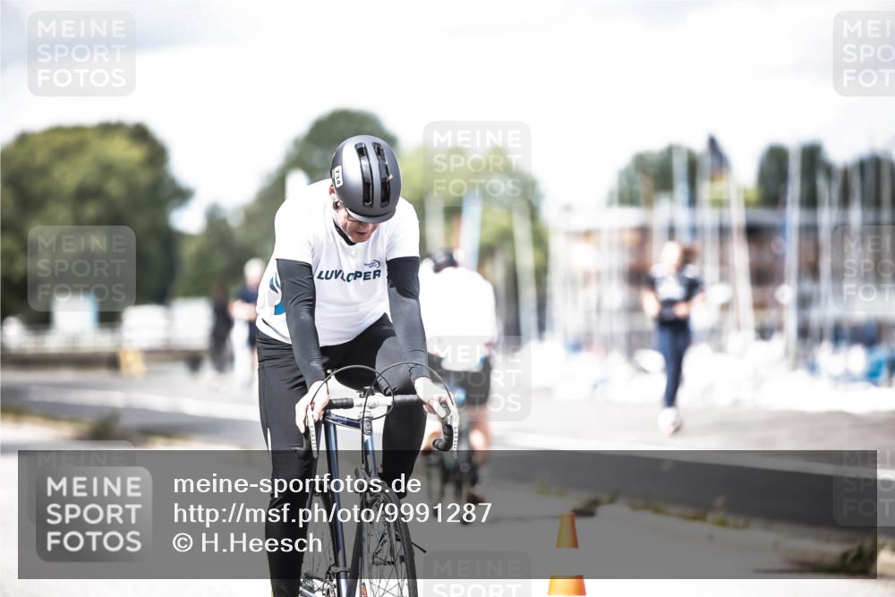 16.08.2026 - KN Förde Triathlon 2026 H.Heesch http://msf.ph/oto/9991287 16.08.2026 13:41:56 Radfahren  meine-sportfotos.de