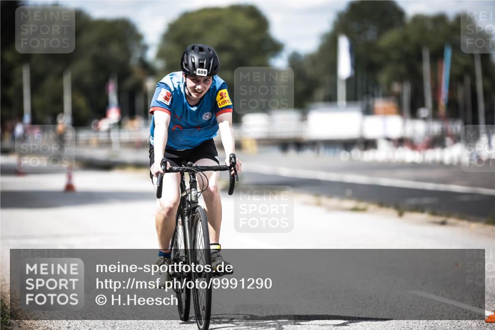 16.08.2026 - KN Förde Triathlon 2026 H.Heesch http://msf.ph/oto/9991290 16.08.2026 13:44:45 Radfahren  meine-sportfotos.de