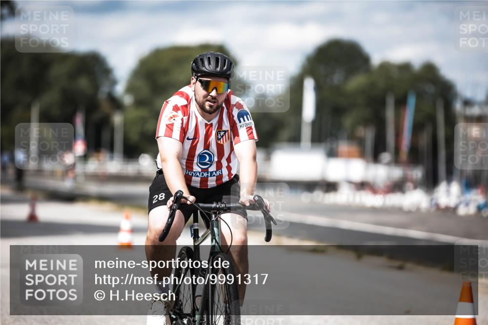 16.08.2026 - KN Förde Triathlon 2026 H.Heesch http://msf.ph/oto/9991317 16.08.2026 13:45:09 Radfahren  meine-sportfotos.de