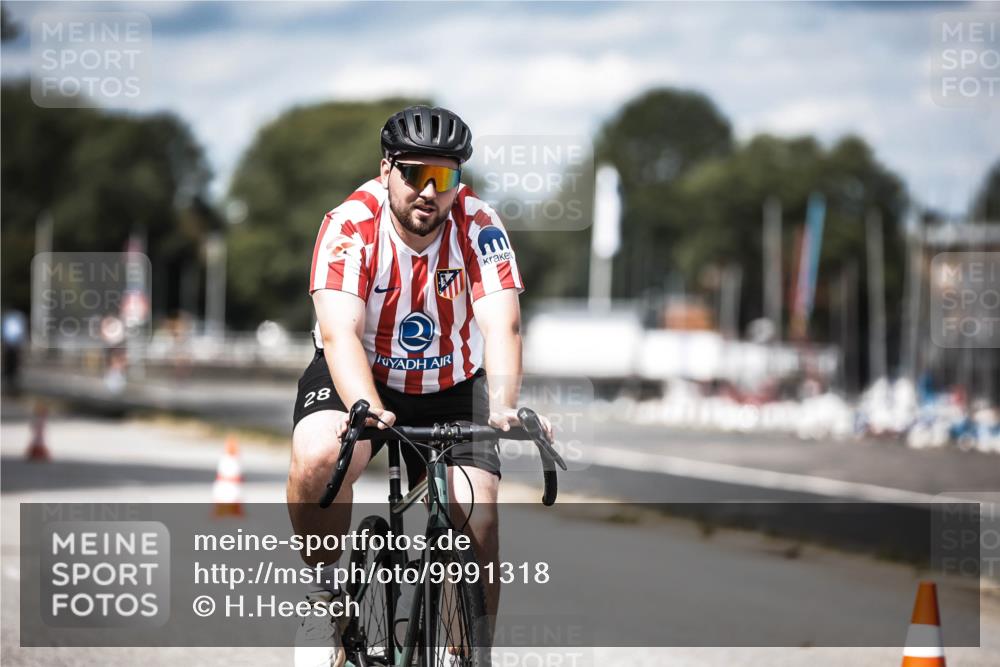 16.08.2026 - KN Förde Triathlon 2026 H.Heesch http://msf.ph/oto/9991318 16.08.2026 13:45:09 Radfahren  meine-sportfotos.de