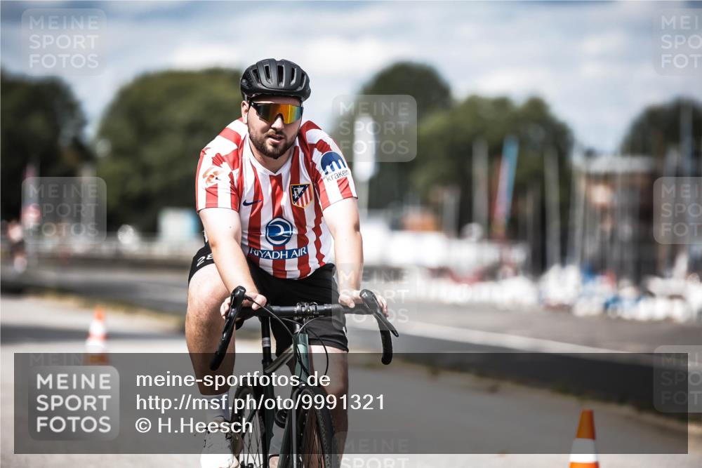 16.08.2026 - KN Förde Triathlon 2026 H.Heesch http://msf.ph/oto/9991321 16.08.2026 13:45:09 Radfahren  meine-sportfotos.de