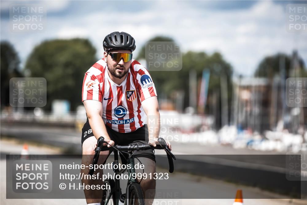 16.08.2026 - KN Förde Triathlon 2026 H.Heesch http://msf.ph/oto/9991323 16.08.2026 13:45:09 Radfahren  meine-sportfotos.de