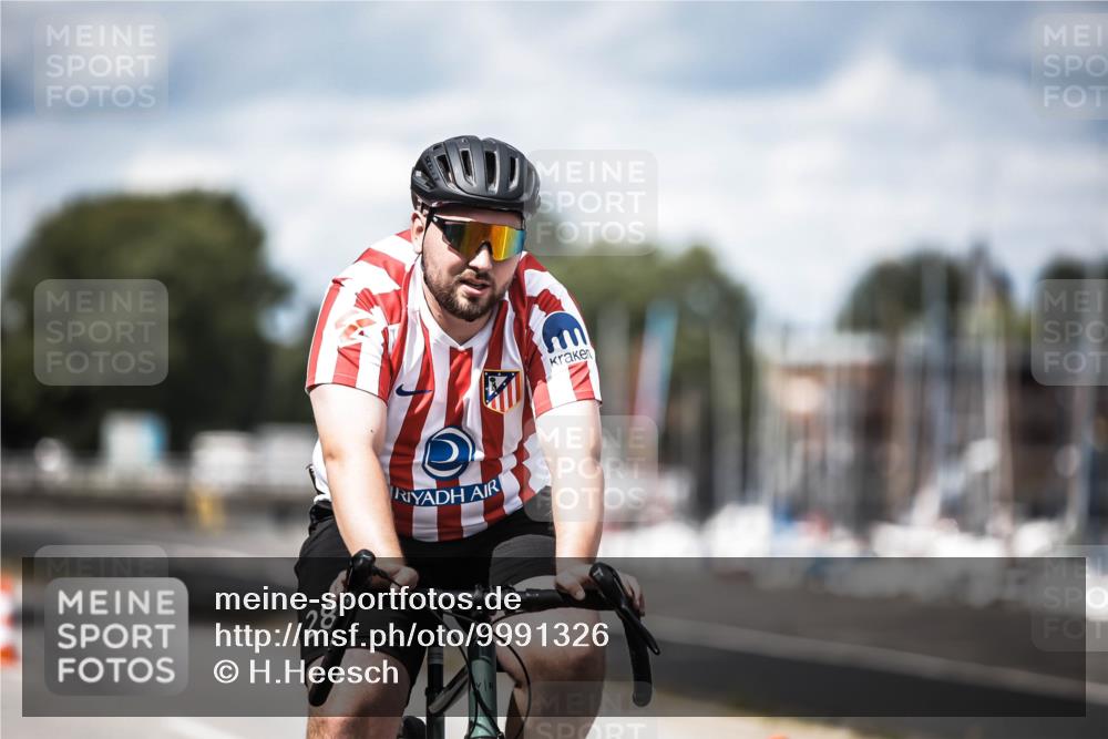 16.08.2026 - KN Förde Triathlon 2026 H.Heesch http://msf.ph/oto/9991326 16.08.2026 13:45:09 Radfahren  meine-sportfotos.de