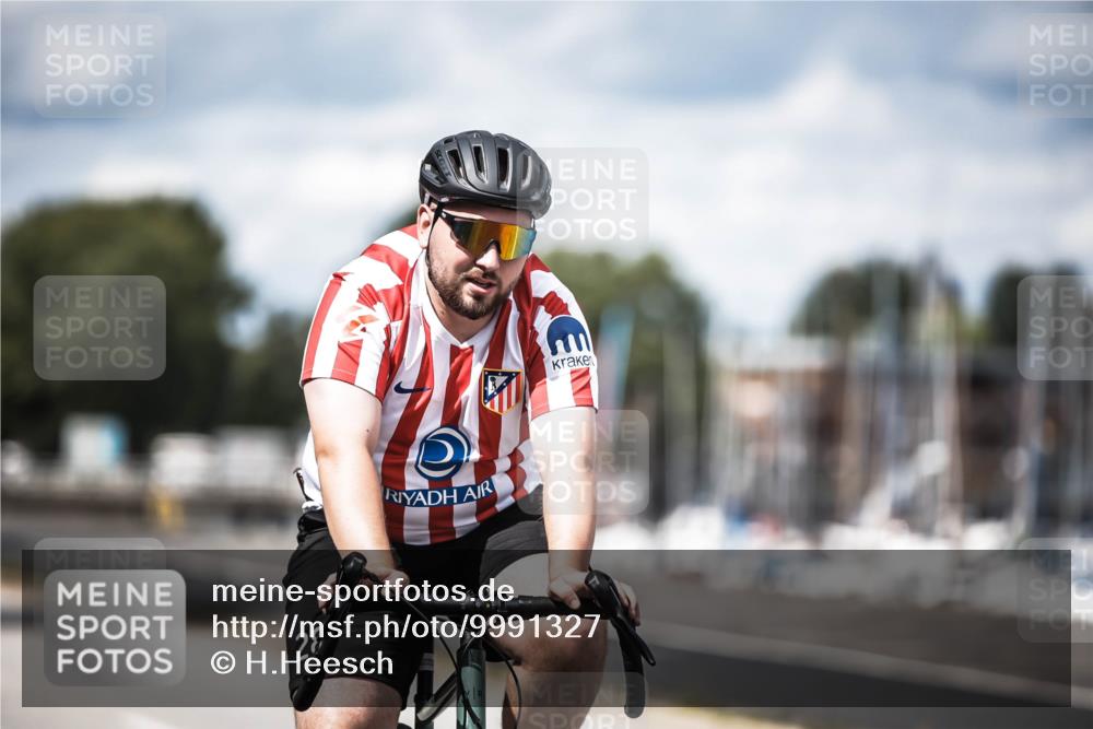 16.08.2026 - KN Förde Triathlon 2026 H.Heesch http://msf.ph/oto/9991327 16.08.2026 13:45:09 Radfahren  meine-sportfotos.de