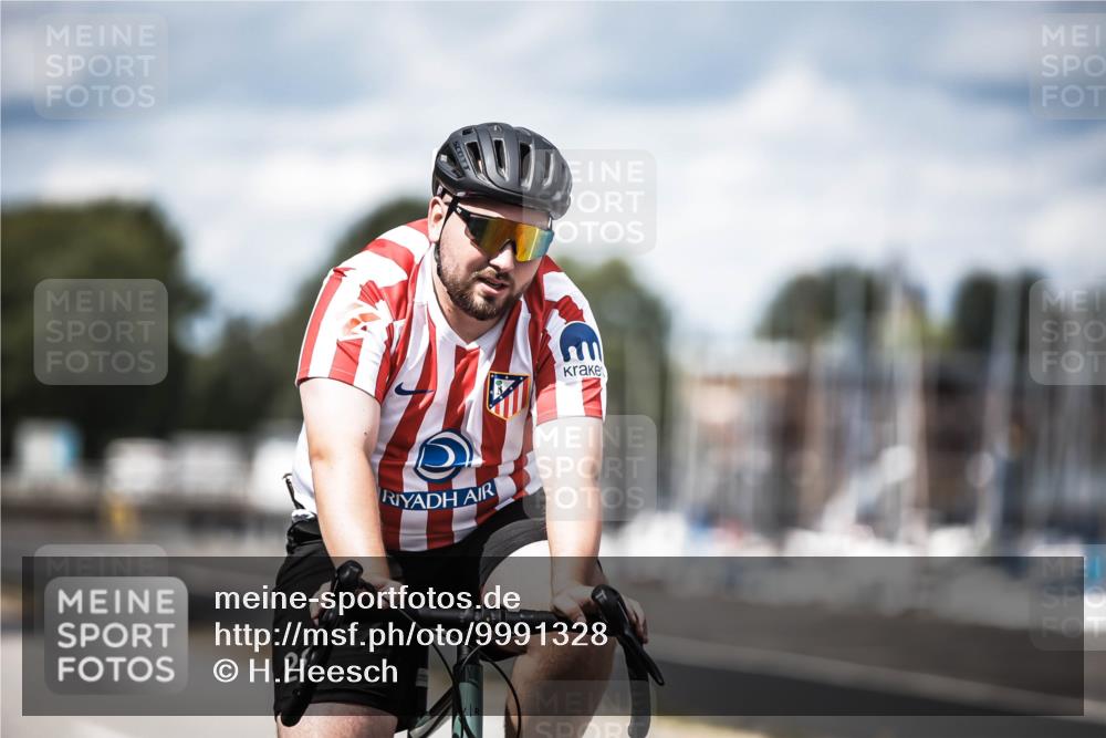 16.08.2026 - KN Förde Triathlon 2026 H.Heesch http://msf.ph/oto/9991328 16.08.2026 13:45:09 Radfahren  meine-sportfotos.de