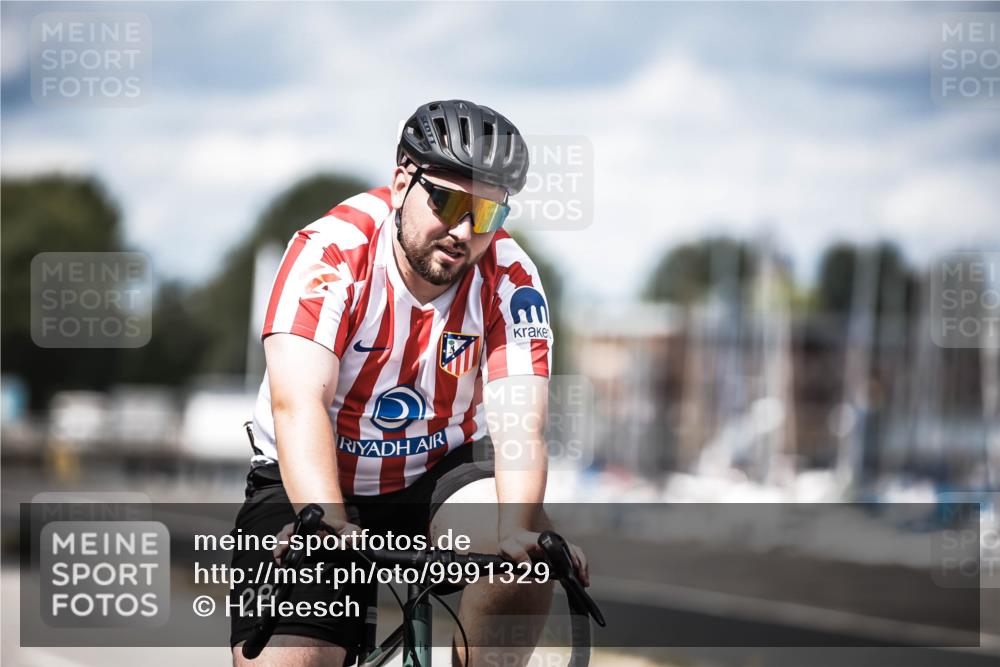 16.08.2026 - KN Förde Triathlon 2026 H.Heesch http://msf.ph/oto/9991329 16.08.2026 13:45:09 Radfahren  meine-sportfotos.de