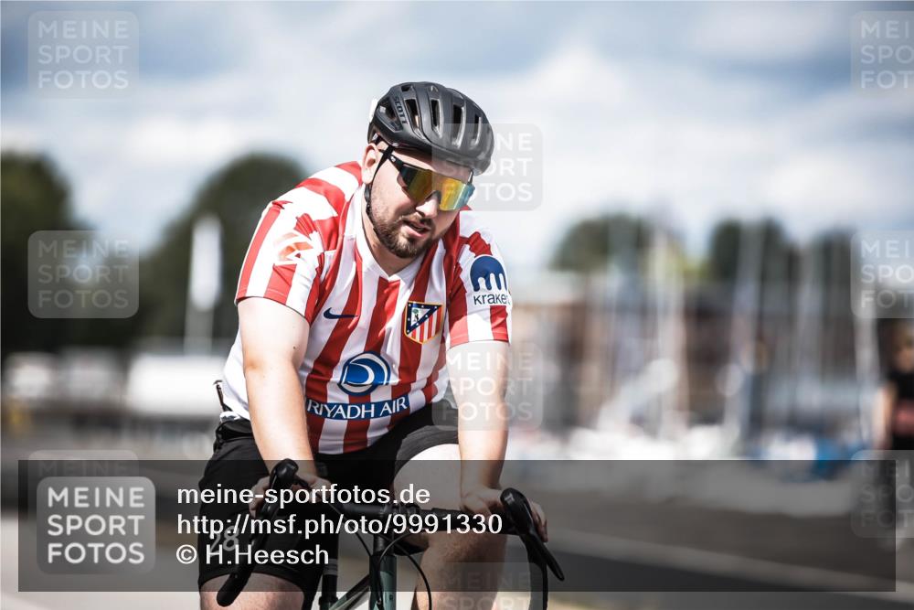 16.08.2026 - KN Förde Triathlon 2026 H.Heesch http://msf.ph/oto/9991330 16.08.2026 13:45:09 Radfahren  meine-sportfotos.de