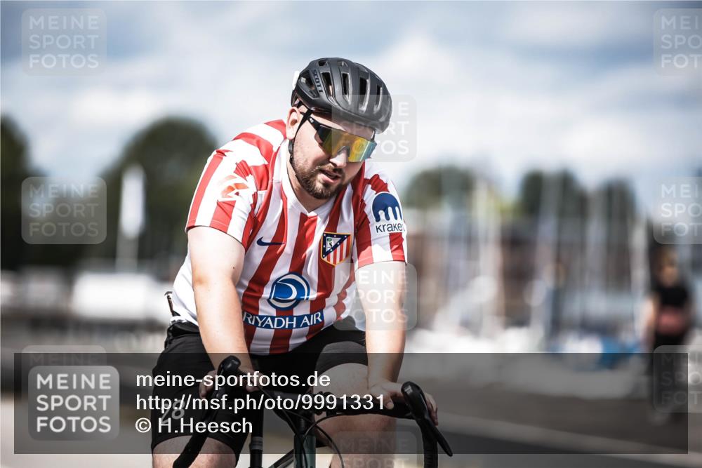 16.08.2026 - KN Förde Triathlon 2026 H.Heesch http://msf.ph/oto/9991331 16.08.2026 13:45:10 Radfahren  meine-sportfotos.de