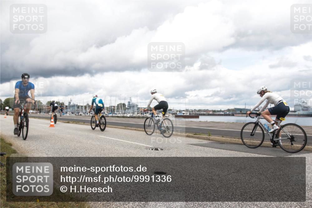 16.08.2026 - KN Förde Triathlon 2026 H.Heesch http://msf.ph/oto/9991336 16.08.2026 13:12:10 Radfahren 523, 542, 555, 578, 589, 729, 746 meine-sportfotos.de