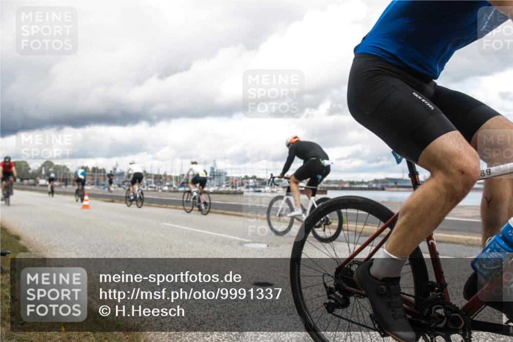 16.08.2026 - KN Förde Triathlon 2026 H.Heesch http://msf.ph/oto/9991337 16.08.2026 13:12:10 Radfahren 523, 542, 555, 578, 589, 729, 746 meine-sportfotos.de