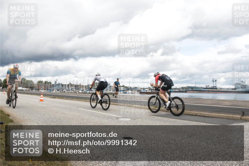 16.08.2026 - KN Förde Triathlon 2026 H.Heesch http://msf.ph/oto/9991342 16.08.2026 13:12:18 Radfahren 553, 568, 596, 701 meine-sportfotos.de