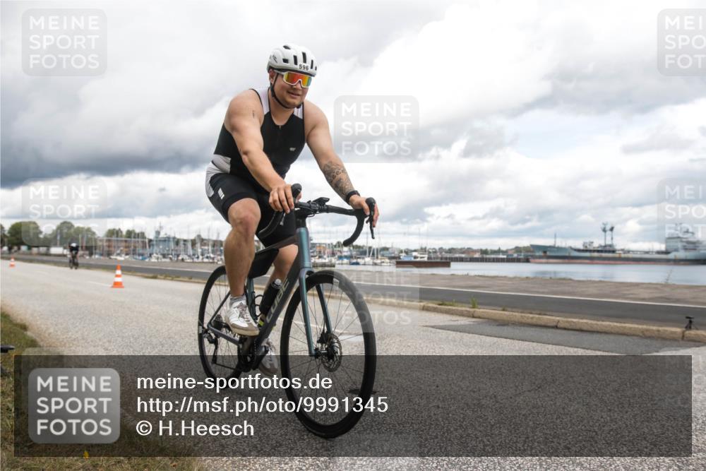 16.08.2026 - KN Förde Triathlon 2026 H.Heesch http://msf.ph/oto/9991345 16.08.2026 13:12:24 Radfahren 502, 550, 596, 701 meine-sportfotos.de