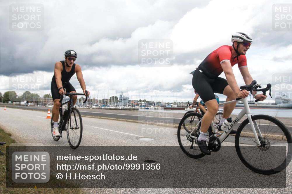 16.08.2026 - KN Förde Triathlon 2026 H.Heesch http://msf.ph/oto/9991356 16.08.2026 13:13:04 Radfahren 556, 588, 734 meine-sportfotos.de