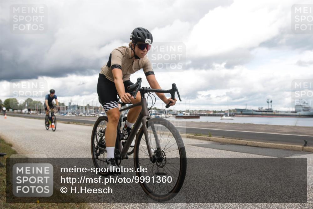 16.08.2026 - KN Förde Triathlon 2026 H.Heesch http://msf.ph/oto/9991360 16.08.2026 13:13:14 Radfahren 532, 534, 539, 544, 706, 721, 730, 742, 747 meine-sportfotos.de