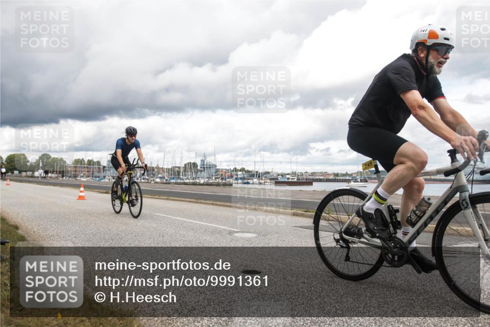 16.08.2026 - KN Förde Triathlon 2026 H.Heesch http://msf.ph/oto/9991361 16.08.2026 13:13:14 Radfahren 532, 534, 539, 544, 706, 721, 730, 742, 747 meine-sportfotos.de
