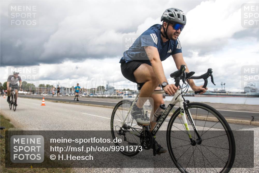 16.08.2026 - KN Förde Triathlon 2026 H.Heesch http://msf.ph/oto/9991373 16.08.2026 13:13:49 Radfahren 535, 567, 571, 585, 599, 608, 703, 731 meine-sportfotos.de