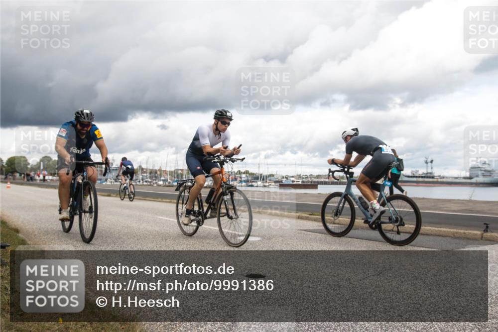 16.08.2026 - KN Förde Triathlon 2026 H.Heesch http://msf.ph/oto/9991386 16.08.2026 13:14:19 Radfahren 540, 548, 561, 568, 604, 610, 611, 705, 740 meine-sportfotos.de